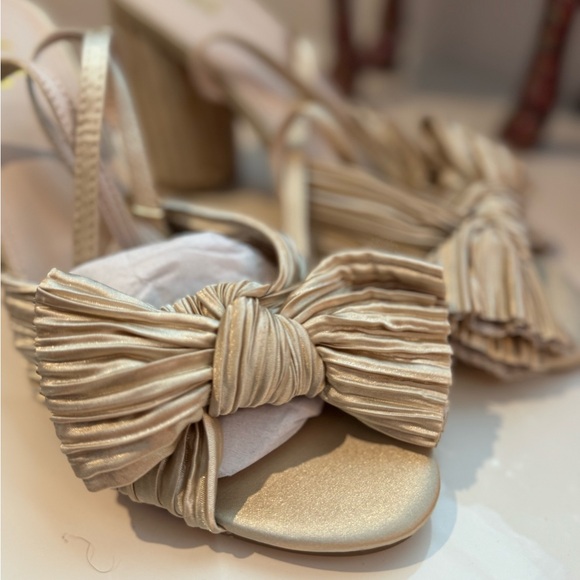 Beautiful sandals with bow 🩷 - Picture 3 of 9